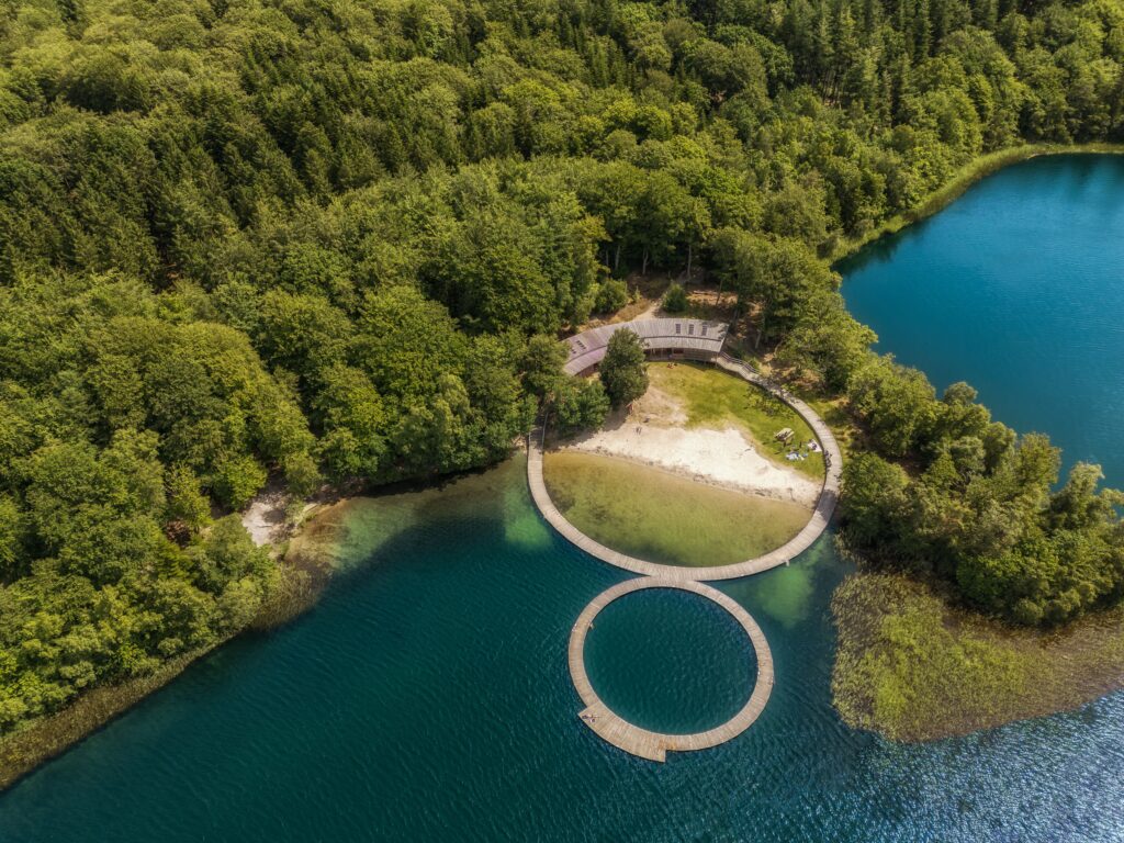 Vandreture i dansk natur langs sø og skov